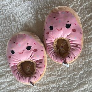 Squishmallow Sprinkles slippers girls size 2–3
